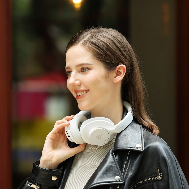 Tronsmart Sounfii Q20S Vezeték Nélküli Fejhallgató, Hybrid ANC -40 dB, Bluetooth 5.3, Akár 60 Óra Üzemidő, Hi-Res Audio, Fehér