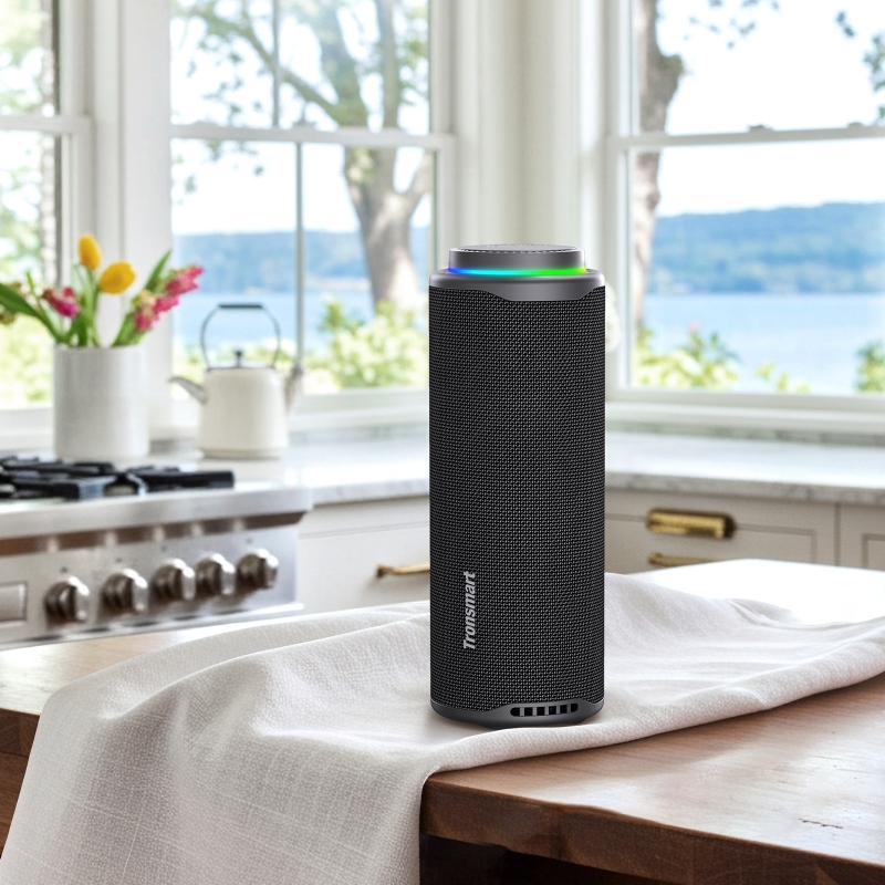 Tronsmart T8 Hordozható Bluetooth Hangszóró, 40 W, 360° Hangzás, Bluetooth 5.3, IPX7, Akár 18 Óra Üzemidő, Fekete