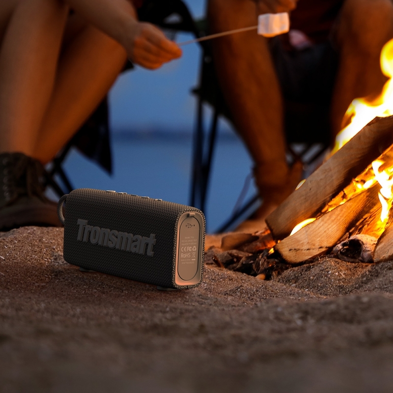 Tronsmart Trip Hordozható Bluetooth Hangszóró, 10 W, Bluetooth 5.3, IPX7, Akár 20 Óra Üzemidő, TWS, Fekete