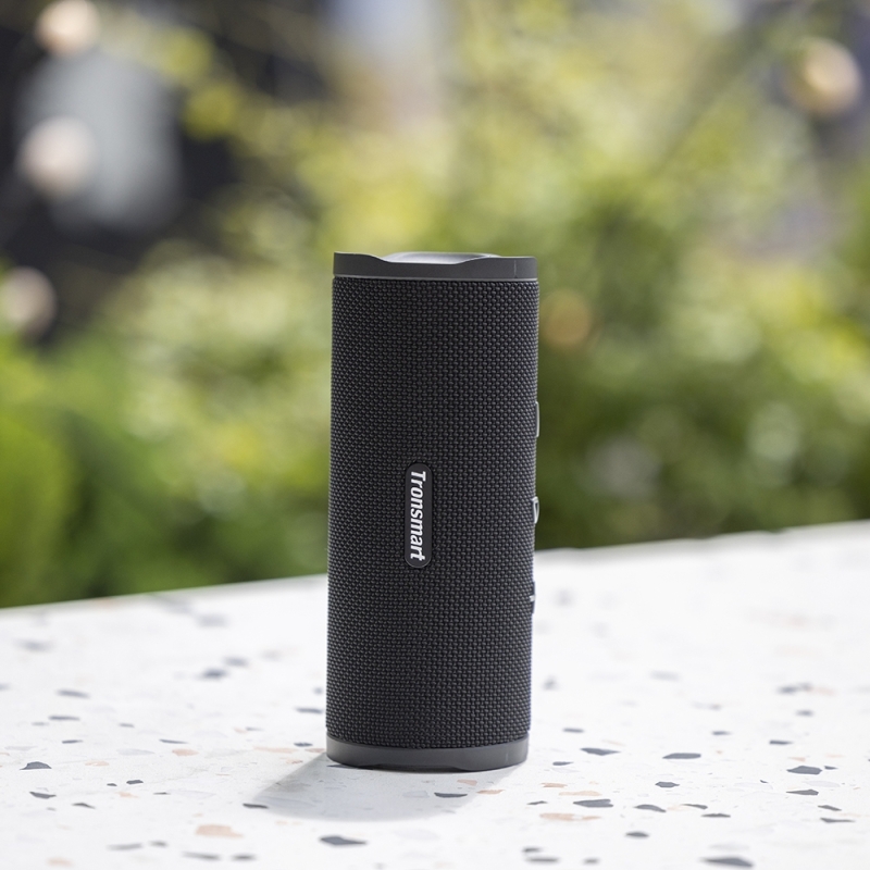 Tronsmart Mirtune C3 Hordozható Bluetooth Hangszóró, 30 W, Bluetooth 6.0, IPX7, Auracast™, Akár 12 Óra Üzemidő, Fekete